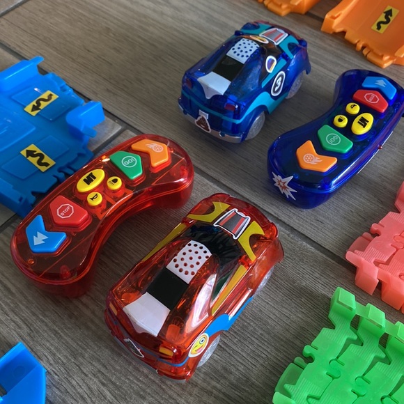 Magic Tracks Turbo RC Toys - Picture 2 of 7